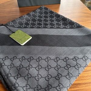 Authentic Gucci Big Square Charcoal Scarf Limited Edition From Italy